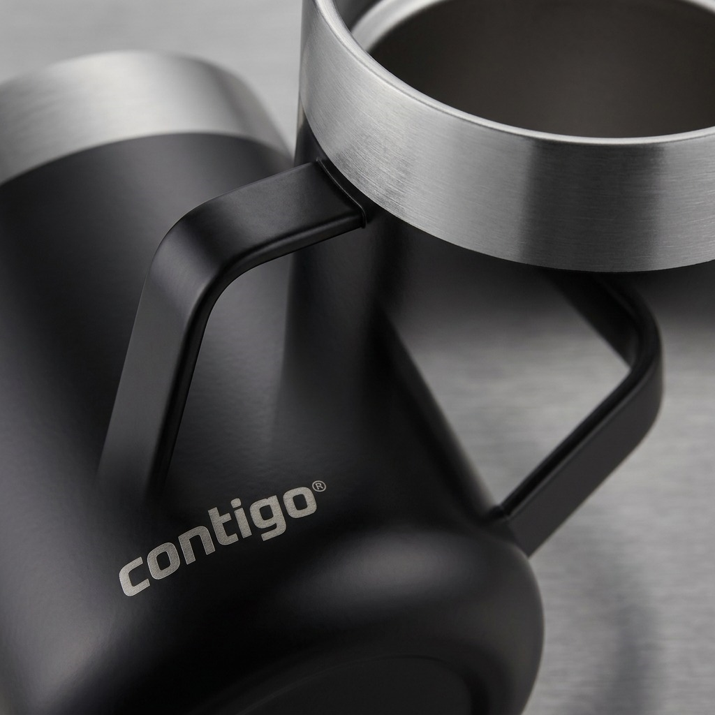 Macro detail of Contigo Streeterville handle and rim with precise finishes and depth of field.